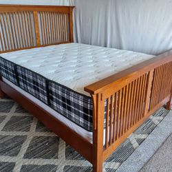 Queen Bed /  Cama Queen
