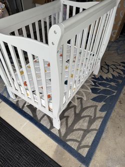 Small Baby Crib 