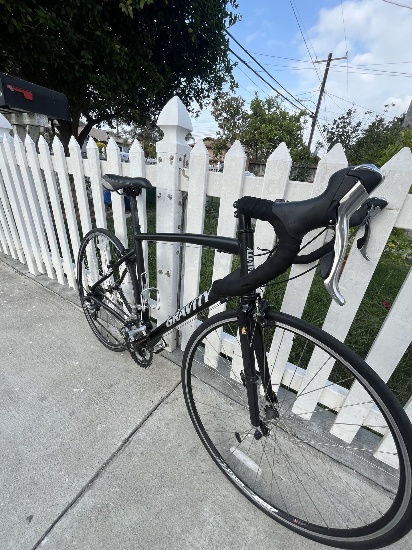 Gravity Road Bike Medium (53cm).