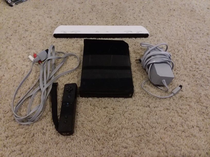 Nintendo Wii Set w Several Games