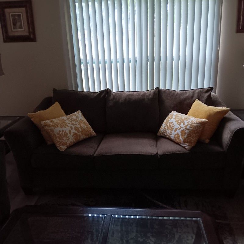 Living Room Set Excellent Condition
