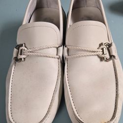Ferragamo Salvatore Loafer Men
Leather white Chalk
Come with Dust bag
Size 10
Authentic
Used 
$299