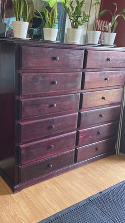 12 drawer pinewood dresser