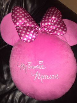 Minnie's Bow Pillow