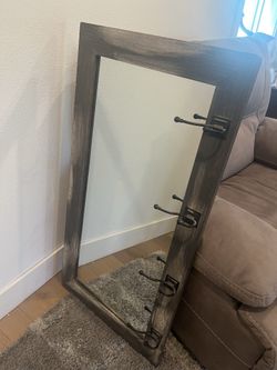 Entry mirror