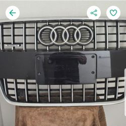 2005 -2009 Audi Q7 Grill And ECU , Boss SPEAKERS AND AMPLIFIER