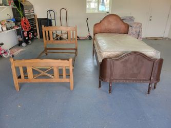 Beautiful Twin Beds with 4 Drawer Dresser