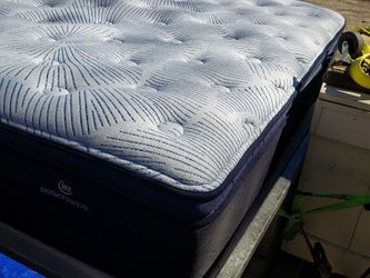 Serta king plush mattress