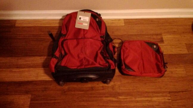 New victorinox swiss army 22" treck pack plus e motion 360 collection