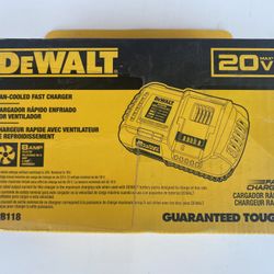 D4- DEWALT 20V MAX / 60V MAX FLEXVOLT Lithium-Ion Fan Cooled Fast Battery Charger