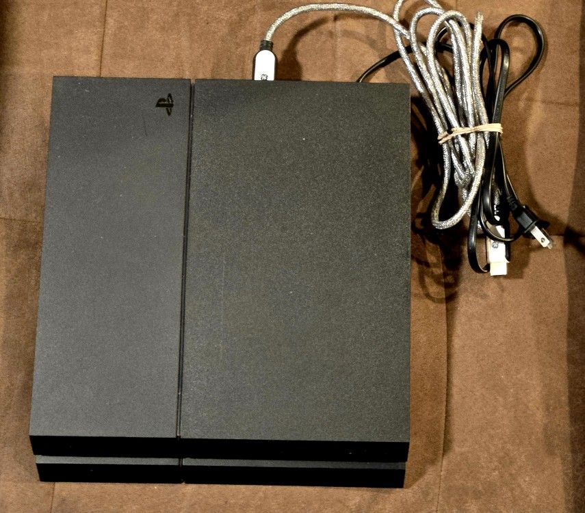 PS4 Console, 2 Controllers, 3 Games