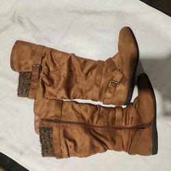 Women brown boots size 10