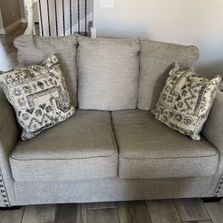 Loveseat 