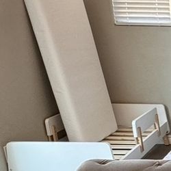 DaDaDa Solid Wood Toddler Bed And NaturePedic Organic Light Weight Crib/Toddler Bed Matress