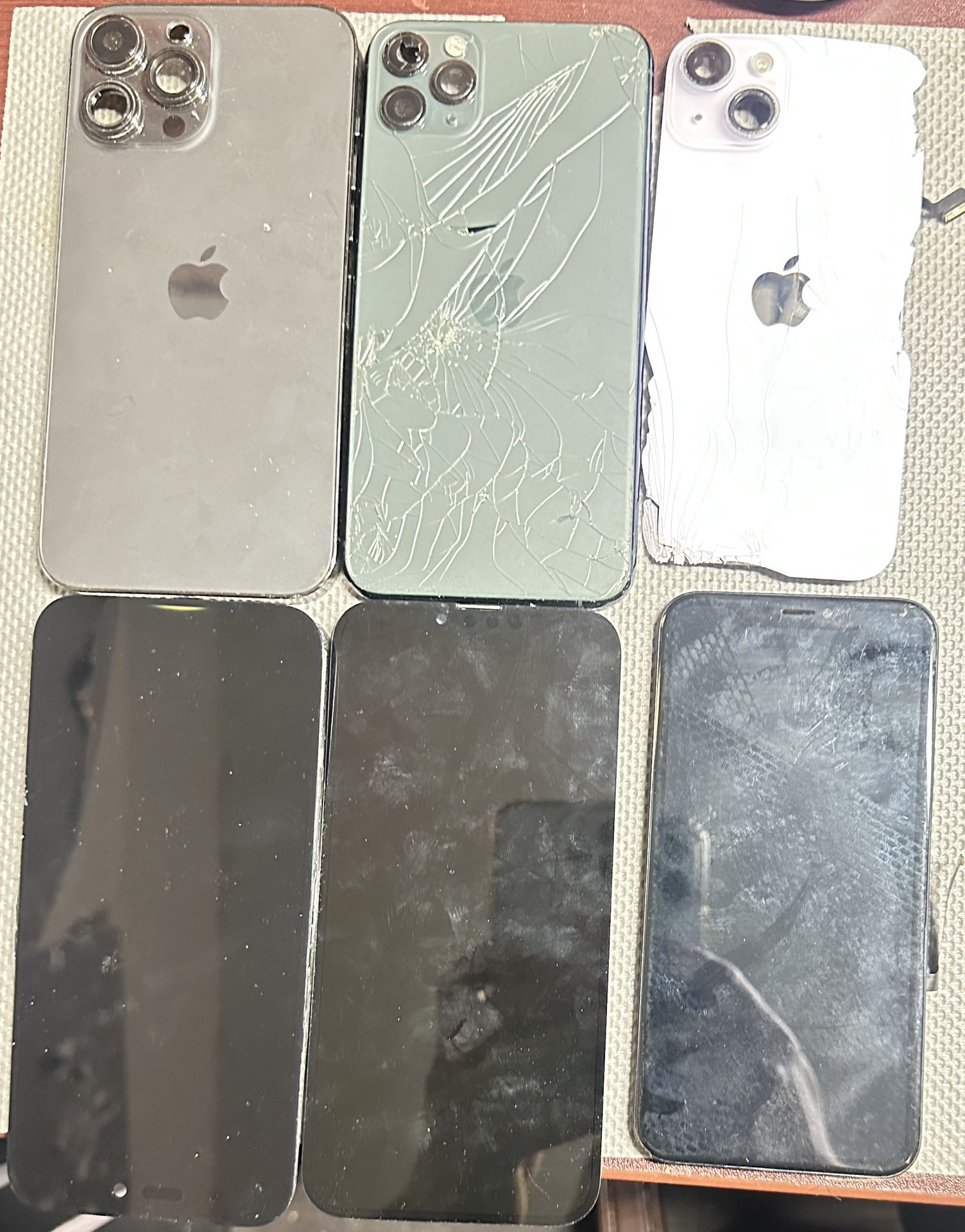 iPad iPhone LCD Screen (R.E.P.A.I.R.S)