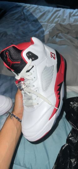 Air Jordan 5 Fire Red Sneaker