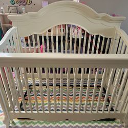 Baby Crib Off White color