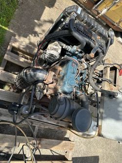 Kubota (D902-ET02) 3 cylinder diesel engine with electric starter
