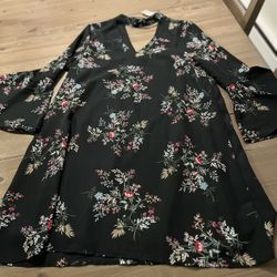 black dress with flowers, size M