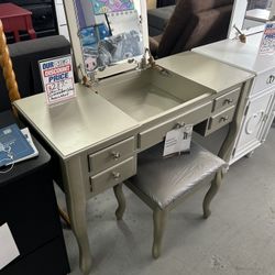 Vanity Table With Stool 