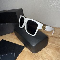 Sunglasses/Luxury Eyewear 