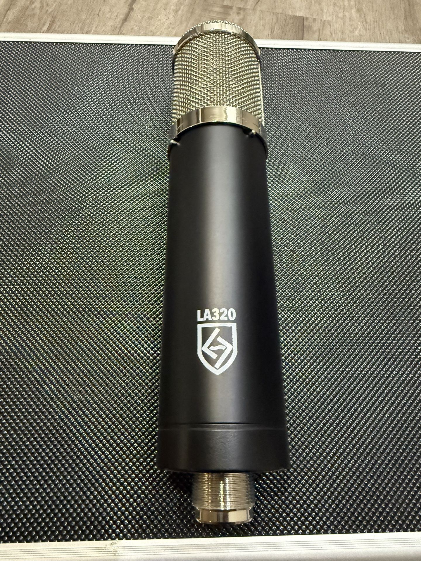 Lauten Audio LA-320 Large-diaphragm Tube Condenser