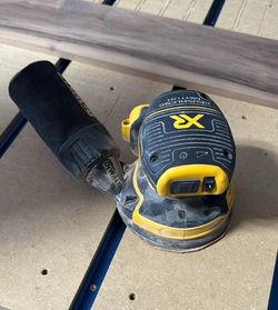 DEWALT 20V MAX XR Cordless Brushless 5 in. Random Orbital Sander (Tool Only)