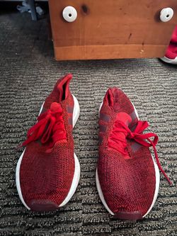Red running shoes for men