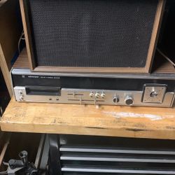Lloyds Am-fm 4 Channel Receiver