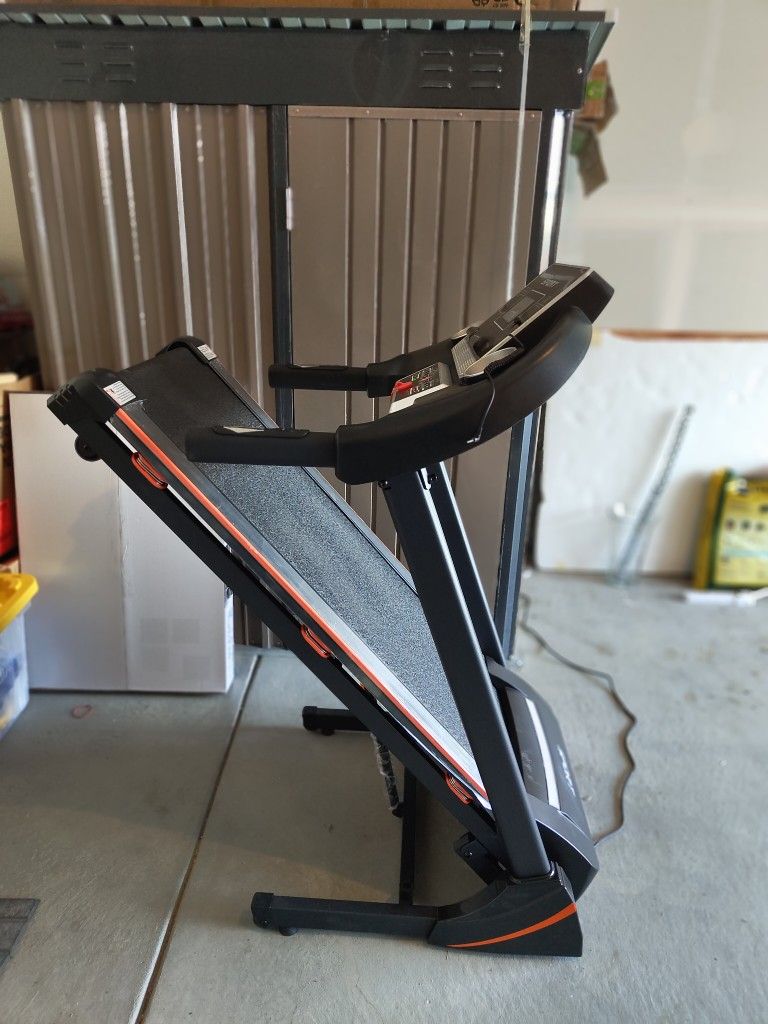 Never Been Used Tredmill