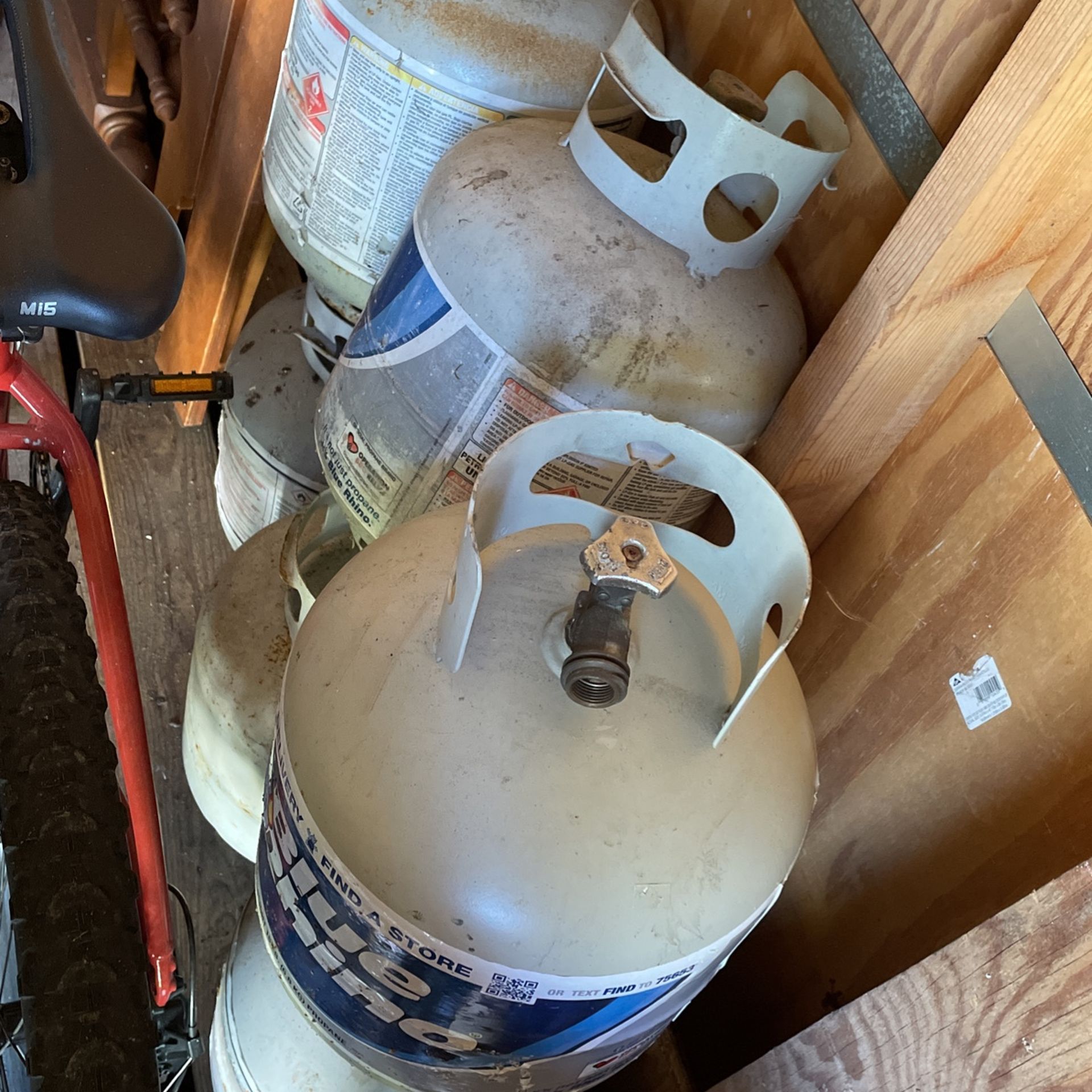 Propane Tanks 10 for Sale in Palm Beach Shores, FL OfferUp