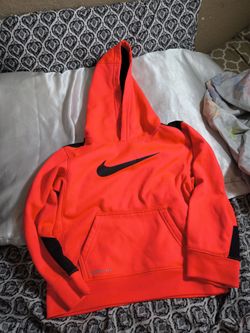 $10 kid's Nike therma-drift hoodie size 7
