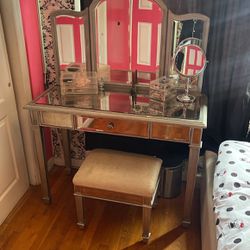 Mirror Vanity Table And Chair 