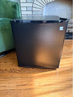 Kenmore black mini fridge  1.7 cubic foot