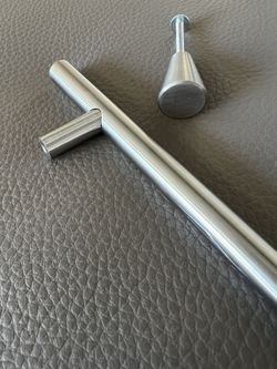 Stainless/Brushed Nickel Pulls And Knobs