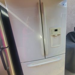 GE FRENCH DOOR WORKING PERFECT ICE MAKER AND WATER DISPENSER 