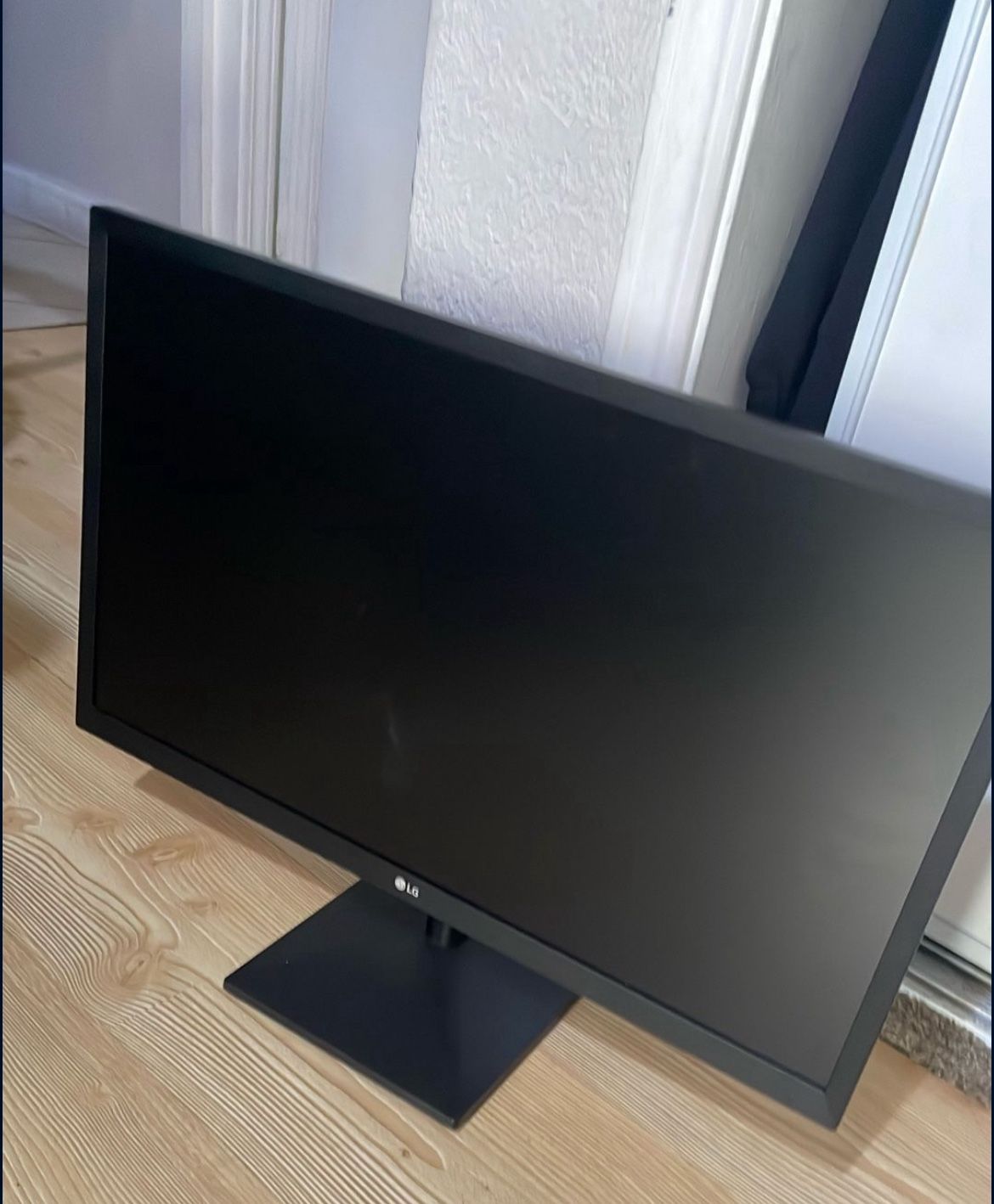 60 hz LG 24 inch monitor