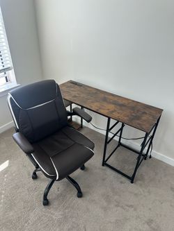 Computer desk with chair (Delivery available!)