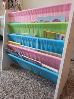 Kid's book shelf