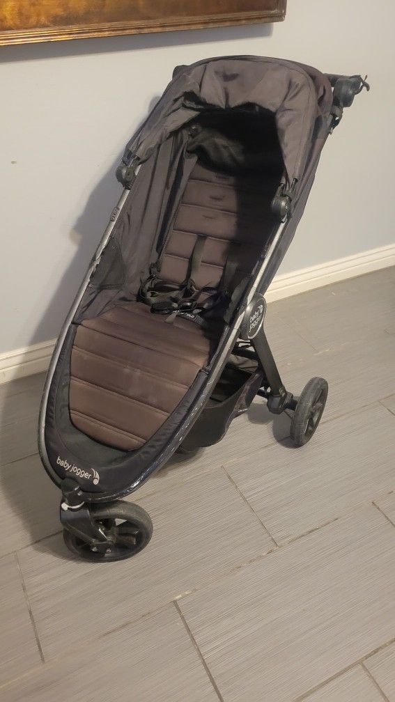 STROLLER