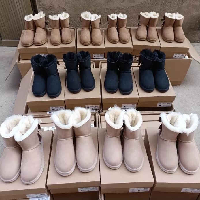 UGG BOOTS LADY'S WOMEN'S SIZES 6 7 8 9. EVERYTHING MUST GO SALE NOW!