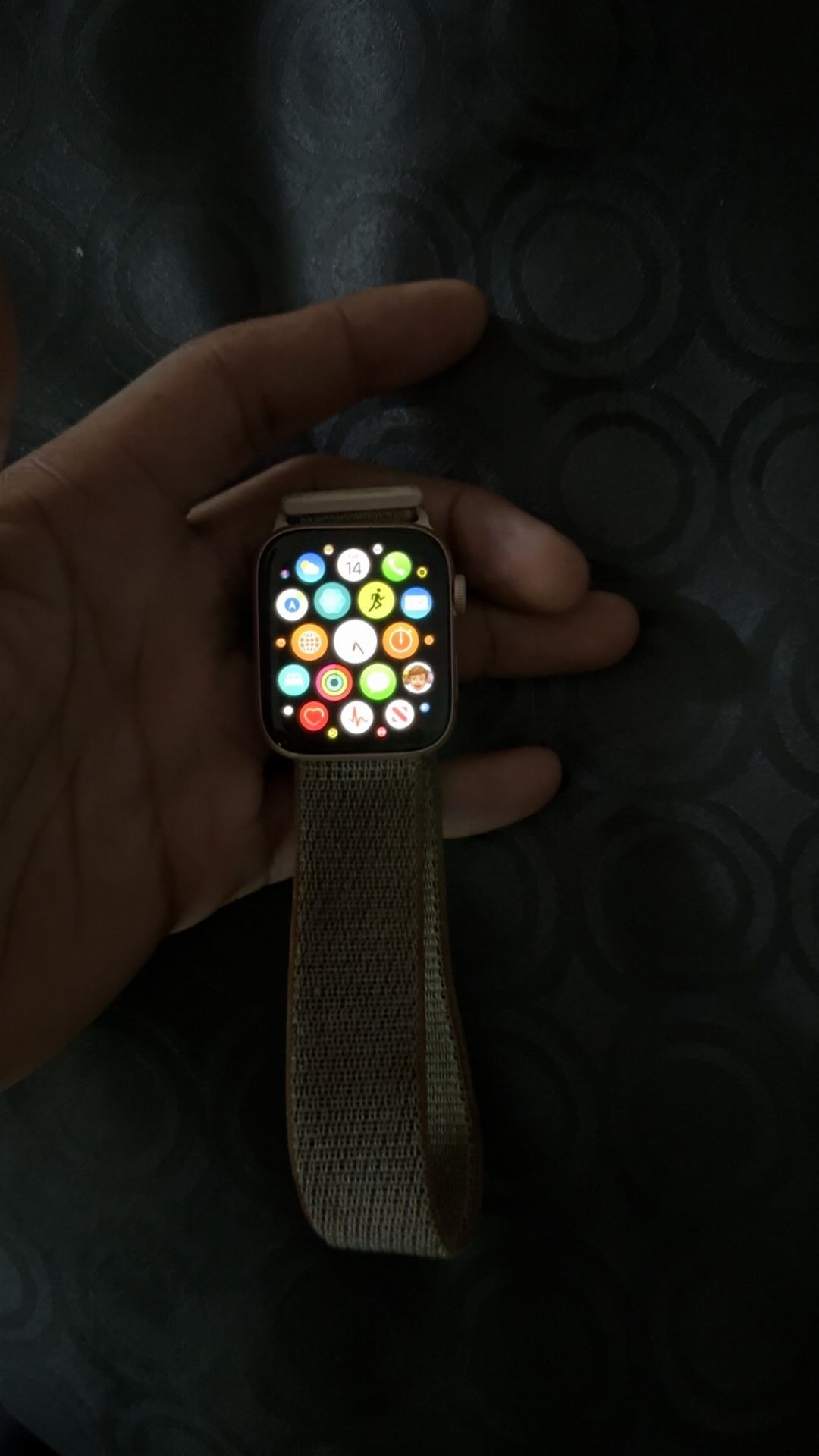 Apple Watch Series 4 With Wireless Charger