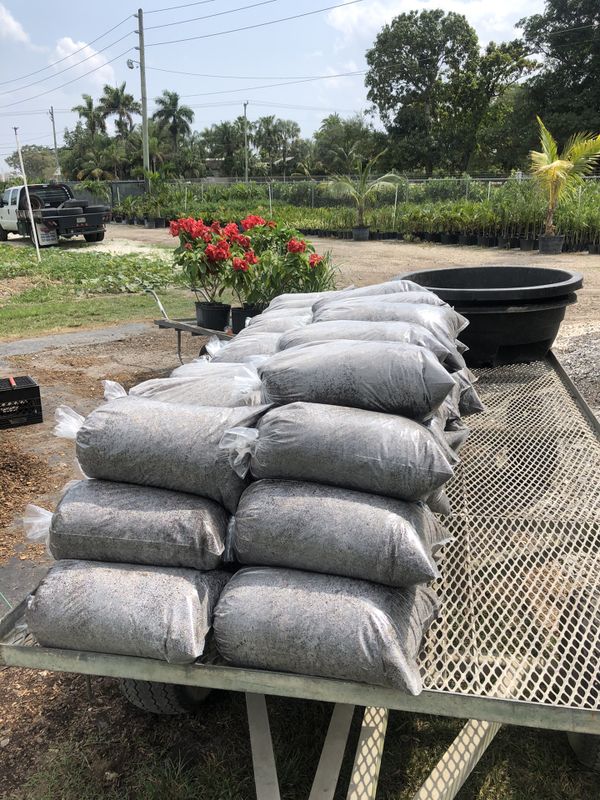 100 all natural potting soil for Sale in Miami, FL OfferUp