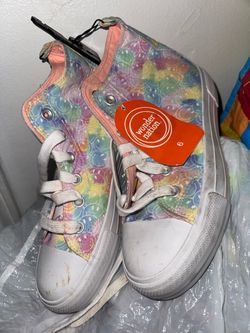 Girls shoes