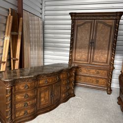 Solid Wood Bedroom Set – Excellent Condition