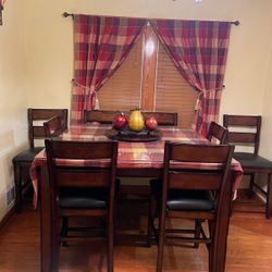 Dining Table + Center Pieces Comedor + Centro de Meza