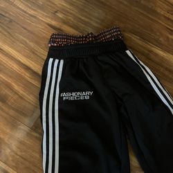 Y2K black and white vintage pants. Very comfy.  Only worn twice