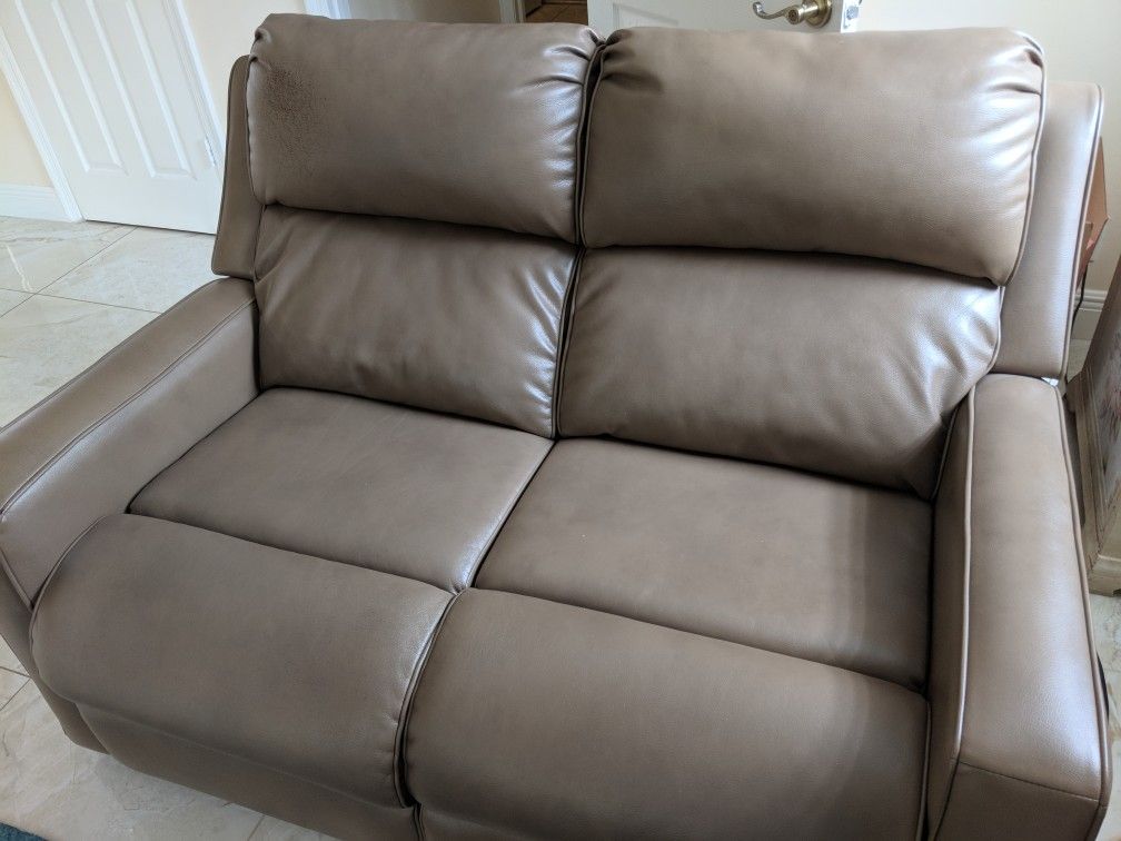 Leather Sofa and Loveseat for Sale in Boca Raton, FL OfferUp