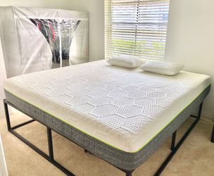 Like New With Warrenty! Ghostbed 3D Matrix - King