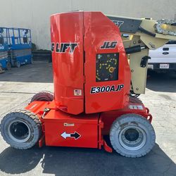 JLG E300